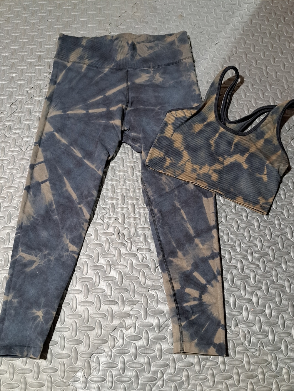 Aerie Legging Tank Set